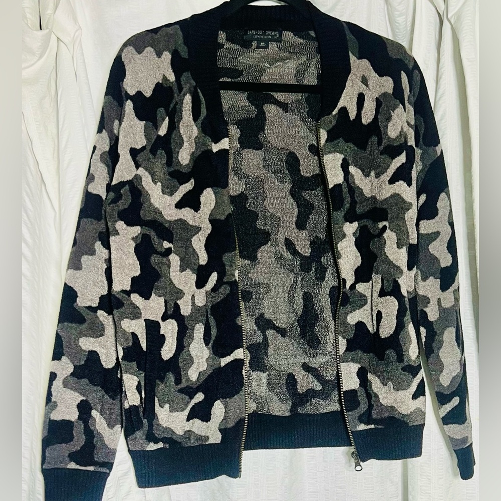 Barefoot Dreams Black/Gray CozyChic Camo zip up Bomber Size XS